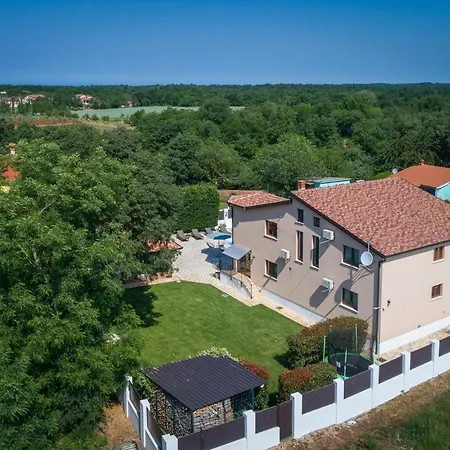 Villa Sara Ladrovici